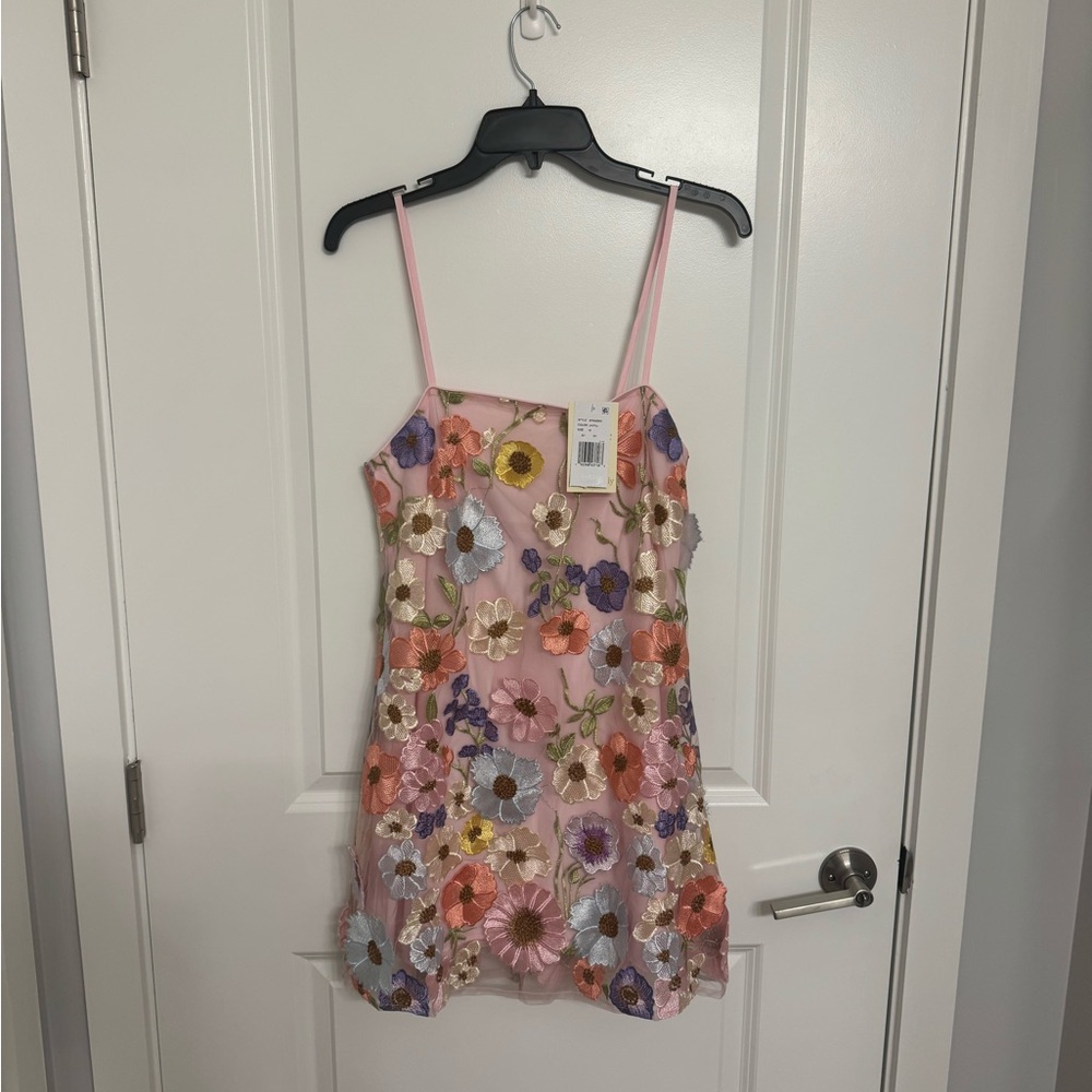 New with tags!! Floral Embroidered Pink Dress